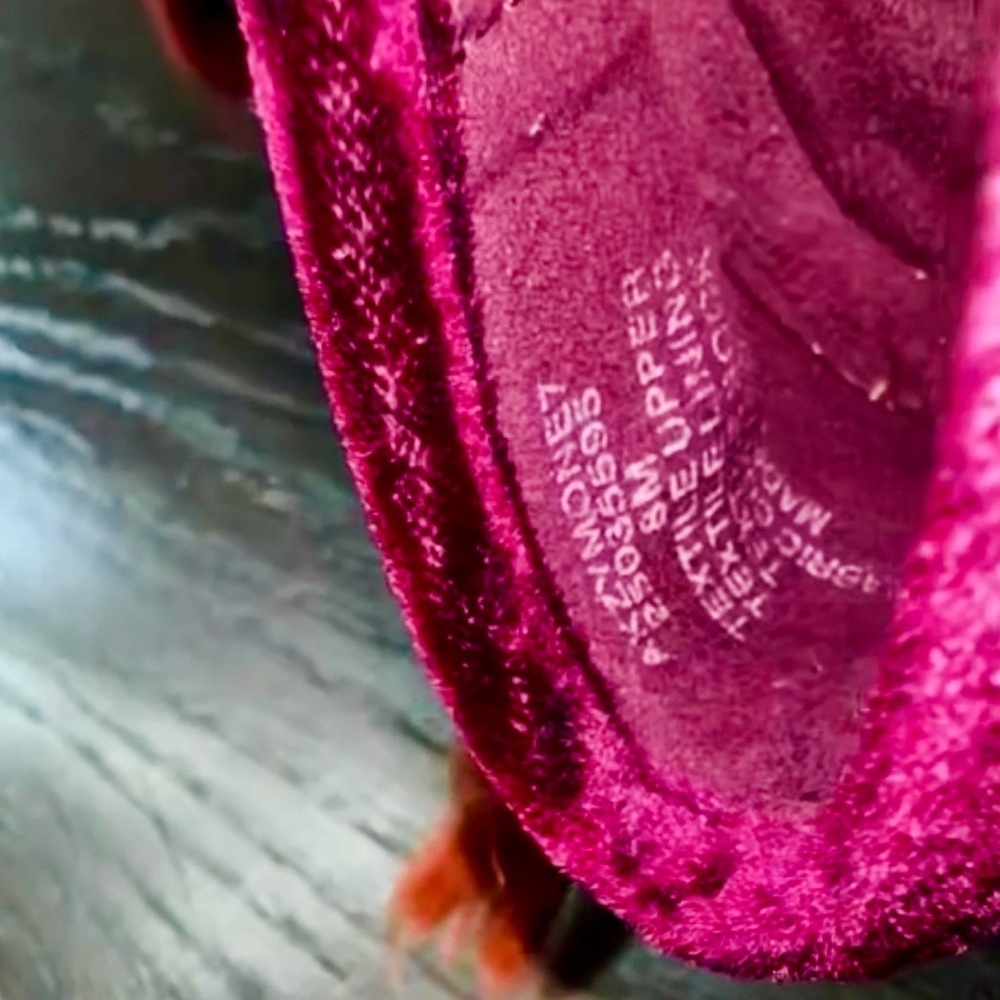 GORGEOUS Anne Klein Burgundy Velvet Loafers with Embellishments - Like New! - Picture 4 of 4